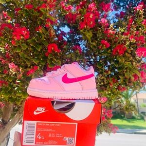 Nike dunks triple pink toddler size 4c